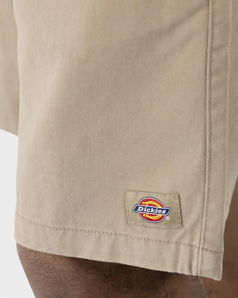 C182 GD 9" Regular Fit Short